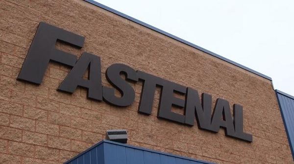 Продажи Fastenal могут снизиться почти до уровня 2019 года по мере падения бе...